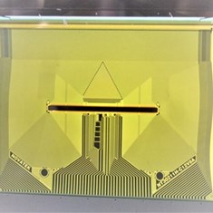 لیکویید-شکسته-سونی-65-8000