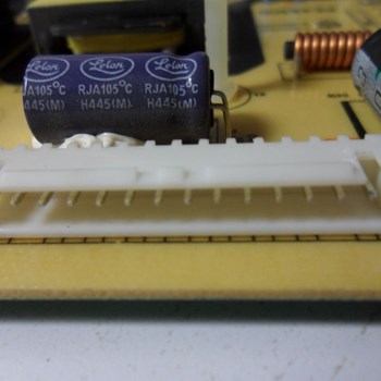 برد-پاور-تی-سی-ال-55E5700