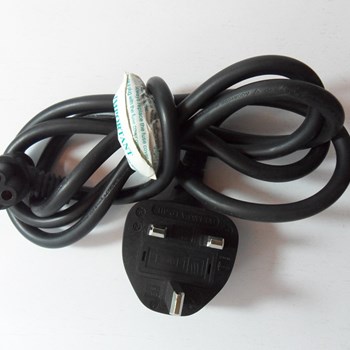 کابل-برق-1-5-متری-3-پین-فیوزدار-سرکج